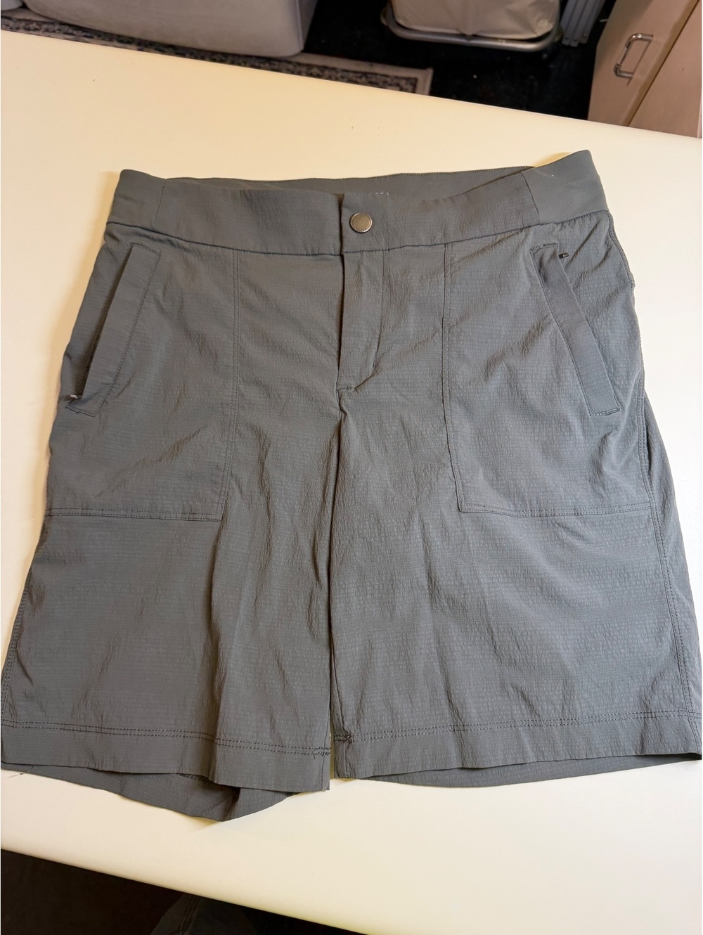Athleta Trekkie Bermuda 2 Shorts with Zipper Pocket
